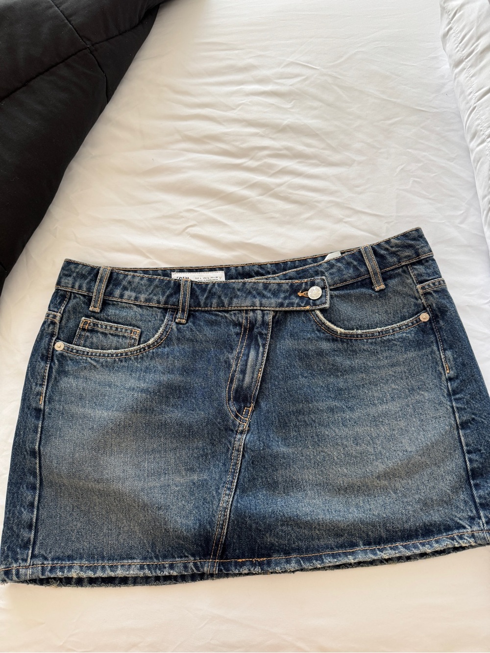 Zara Blue Denim Mini Skirt - Classic Five-Pocket Style